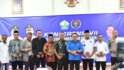 Sukses Kembangkan Piring