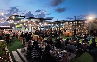 Banyak Kafe dan Restoran