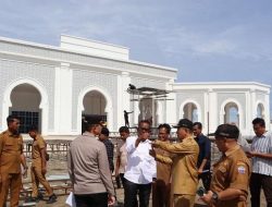 Jelang MTQ Ke-37 Aceh, Pekerja Kebut Mimbar Utama
