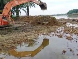 BPBD Aceh Tenggara Kerahkan Beko Perbaiki Tanggul Jebol Desa Kuning Dilanda Banjir