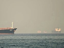 IRGC Sergap 2 Kapal Kargo Terkait Israel di Selat Hormuz